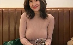 美女被扒开胸罩射精网站视频